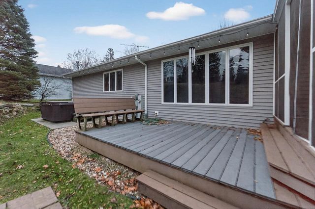 107 Ravine Road, Mount Horeb, WI 53572