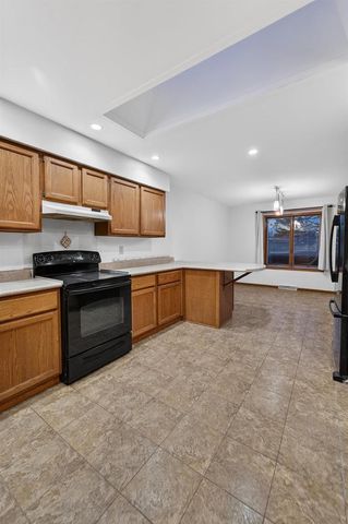 107 Ravine Road, Mount Horeb, WI 53572