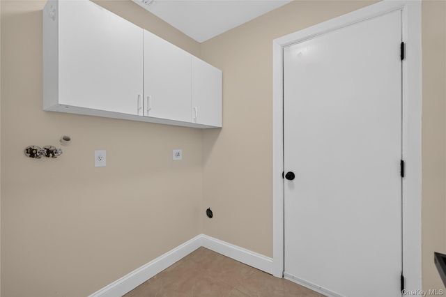96 Chestnut Street, Mount Sinai, NY 11766