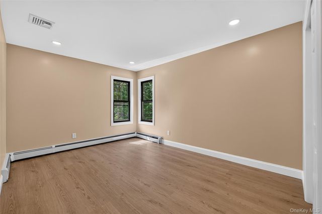 96 Chestnut Street, Mount Sinai, NY 11766