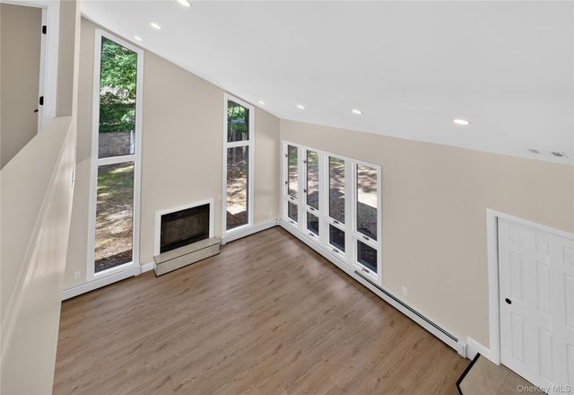 96 Chestnut Street, Mount Sinai, NY 11766
