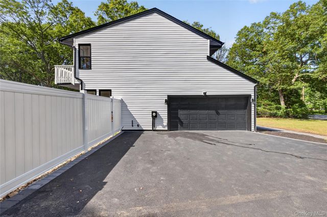 96 Chestnut Street, Mount Sinai, NY 11766