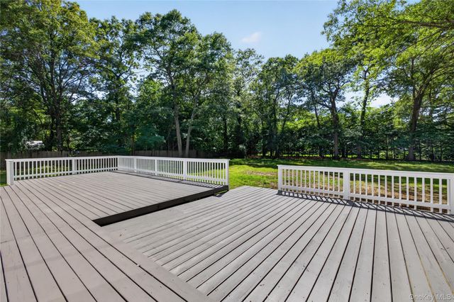 96 Chestnut Street, Mount Sinai, NY 11766