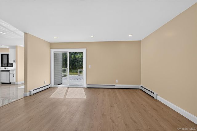 96 Chestnut Street, Mount Sinai, NY 11766