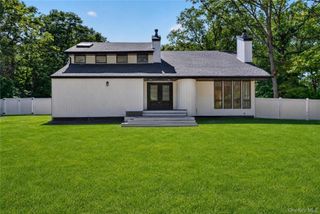 96 Chestnut Street, Mount Sinai, NY 11766