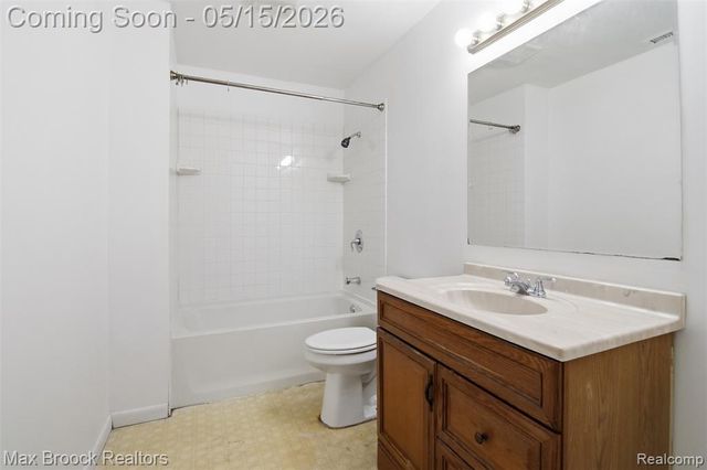 24324 Hebe Avenue, Warren, MI 48091