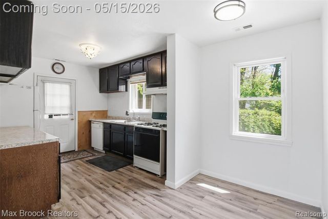24324 Hebe Avenue, Warren, MI 48091