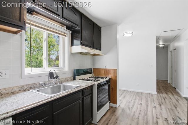 24324 Hebe Avenue, Warren, MI 48091
