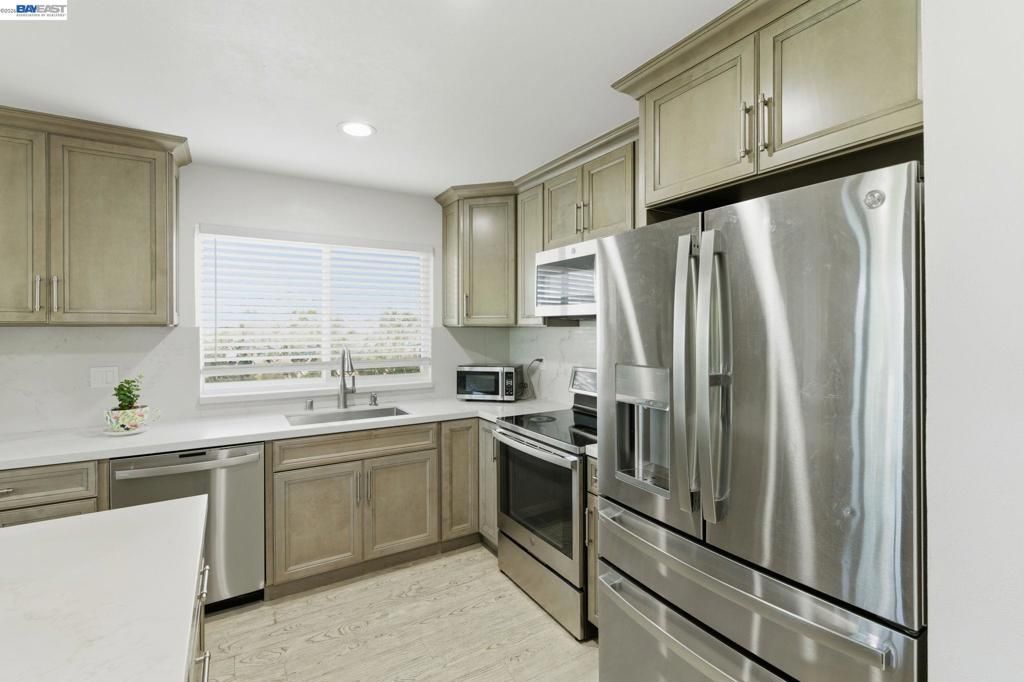 Image 10 of property listing at 2222 Carmel Ct, Pittsburg, CA 94565