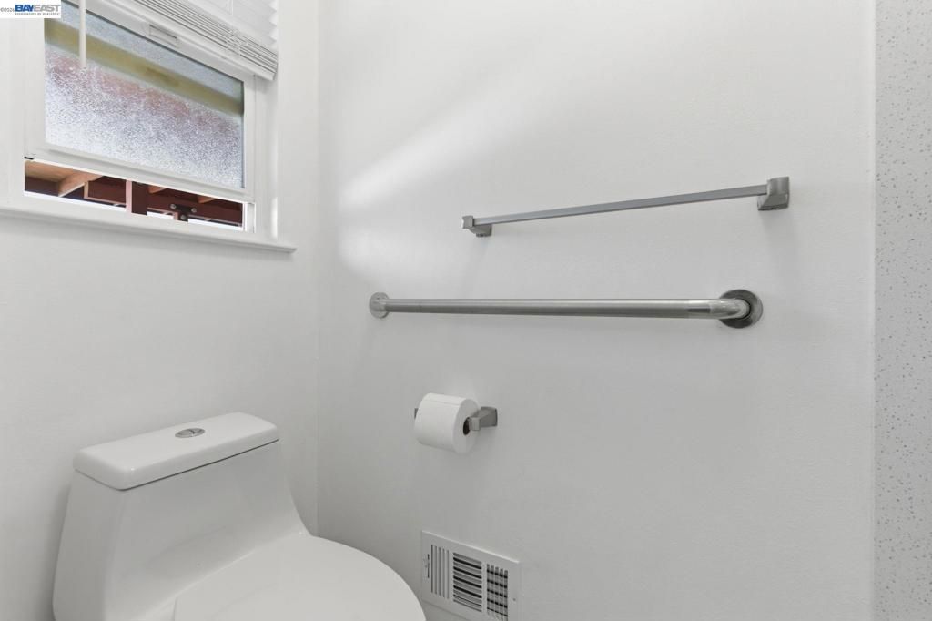 Image 22 of property listing at 2222 Carmel Ct, Pittsburg, CA 94565