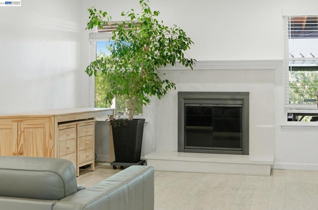 Image 6 of property listing at 2222 Carmel Ct, Pittsburg, CA 94565