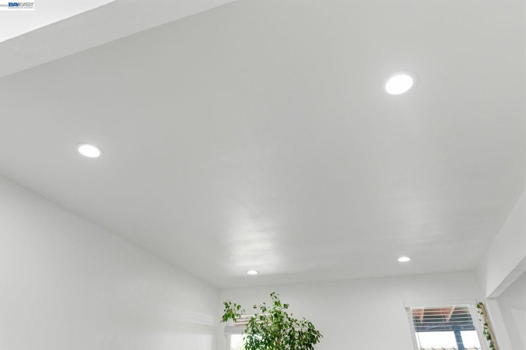 Image 7 of property listing at 2222 Carmel Ct, Pittsburg, CA 94565