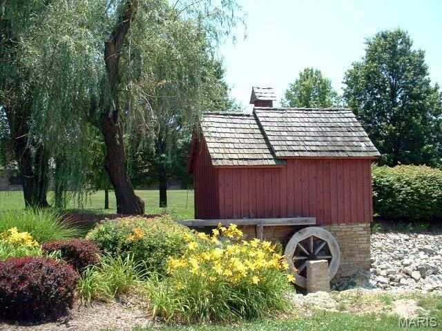 147 Ginger Dale Drive, Glen Carbon, IL 62034