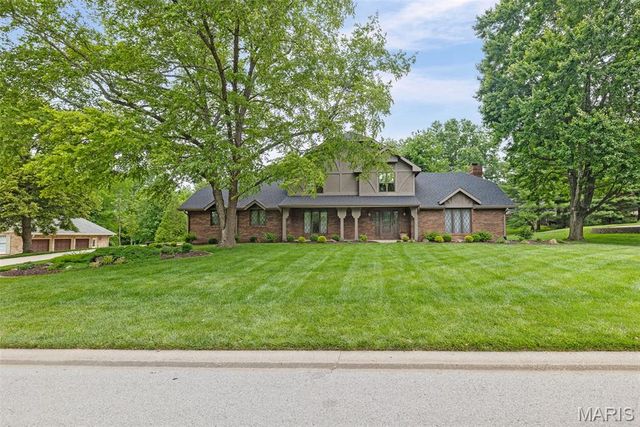 147 Ginger Dale Drive, Glen Carbon, IL 62034
