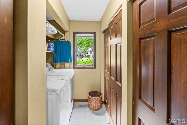 147 Ginger Dale Drive, Glen Carbon, IL 62034