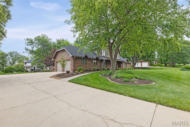 147 Ginger Dale Drive, Glen Carbon, IL 62034