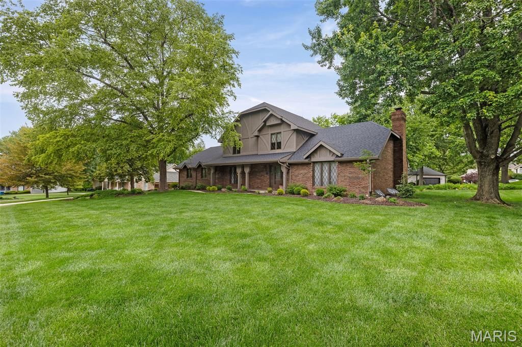 147 Ginger Dale Drive, Glen Carbon, IL 62034