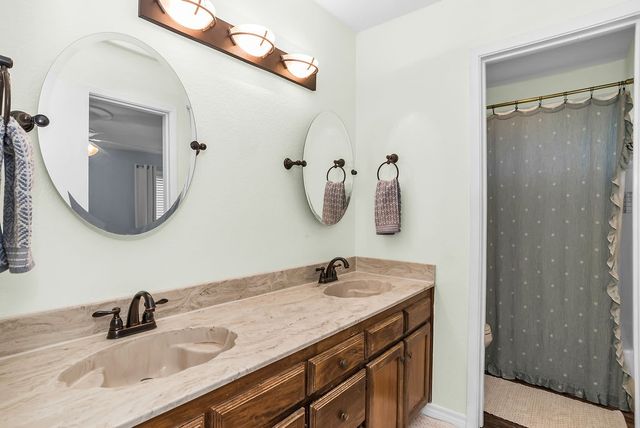 5918 Twin Willows Drive, Arlington, TX 76017