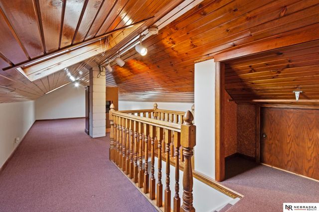 5610 R Street, Omaha, NE 68117