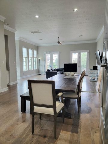 1702 Calumet St, Houston, TX 77004