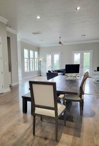 1702 Calumet St, Houston, TX 77004