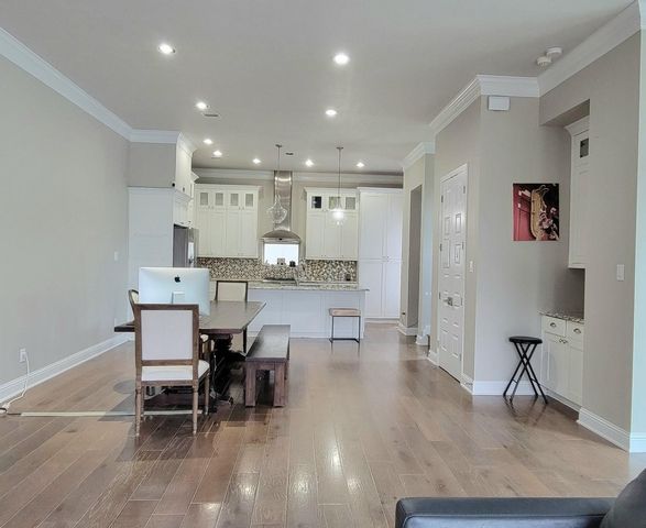 1702 Calumet St, Houston, TX 77004
