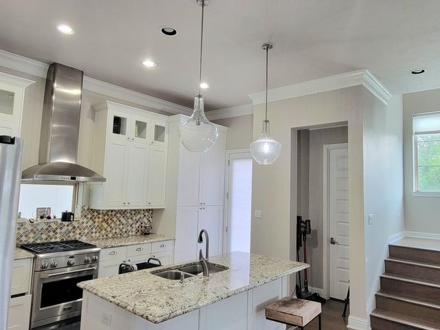 1702 Calumet St, Houston, TX 77004