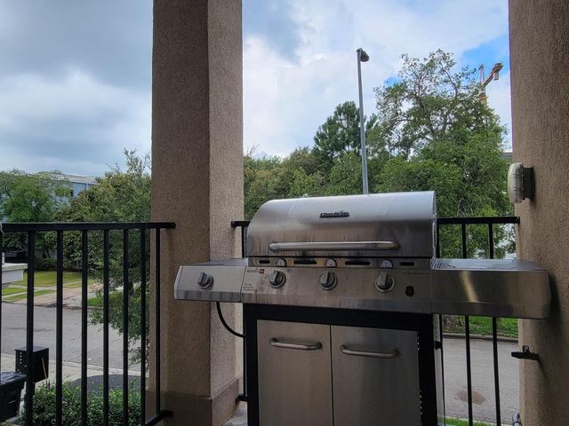 1702 Calumet St, Houston, TX 77004