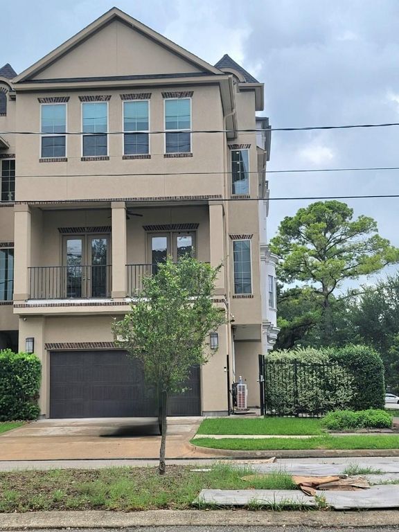 1702 Calumet St, Houston, TX 77004