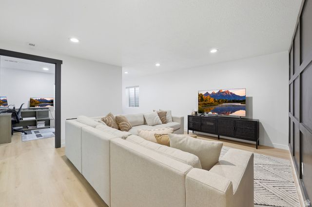 8322 S BOREALIS CT, West Jordan, UT 84088