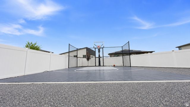 8322 S BOREALIS CT, West Jordan, UT 84088