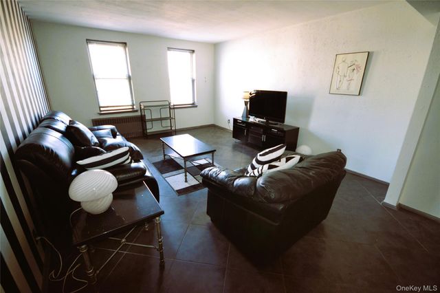 247 Parkview Avenue 6M, Bronxville, NY 10708