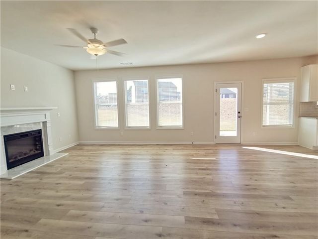 38 Longhorn Way, Auburn, GA 30011