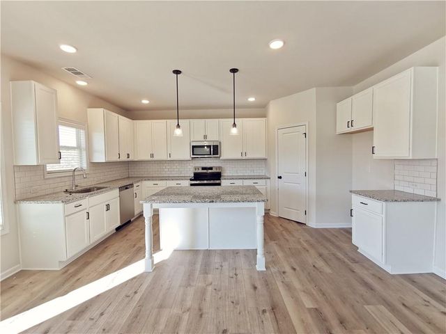 38 Longhorn Way, Auburn, GA 30011