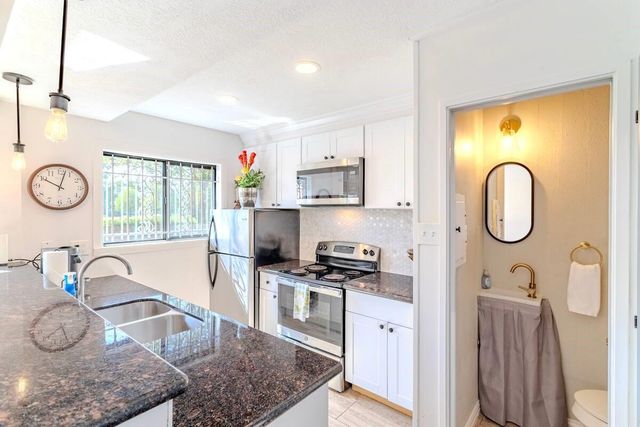 3809 N Braeswood Boulevard 14, Houston, TX 77025