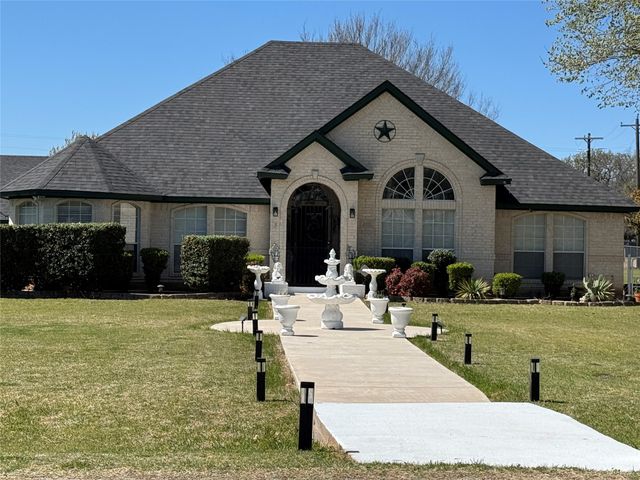 2400 Sandstone Road, Burleson, TX 76028