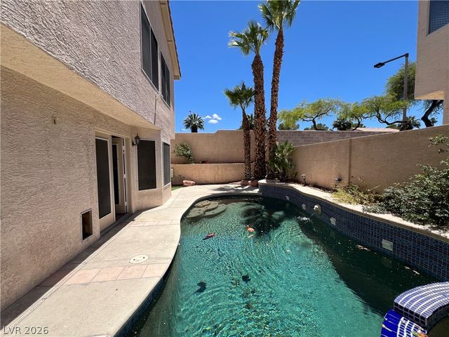 1601 Ghost Flower Court, Las Vegas, NV 89128
