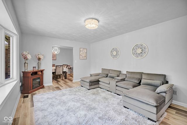 10912 Ole Fox Road, Terre Haute, IN 47803