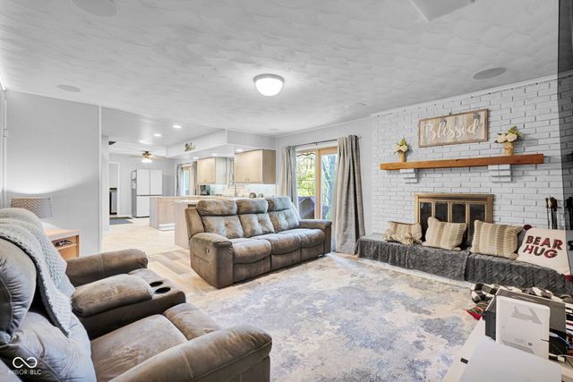 10912 Ole Fox Road, Terre Haute, IN 47803