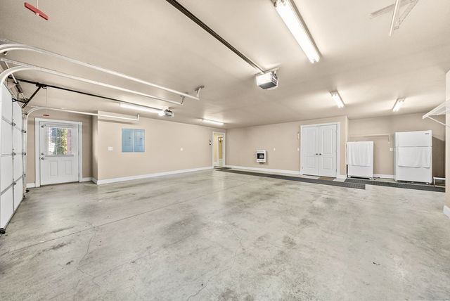 205 Lewis Bridge Way, Hopkinsville, KY 42240