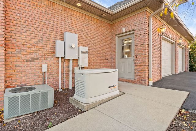 205 Lewis Bridge Way, Hopkinsville, KY 42240