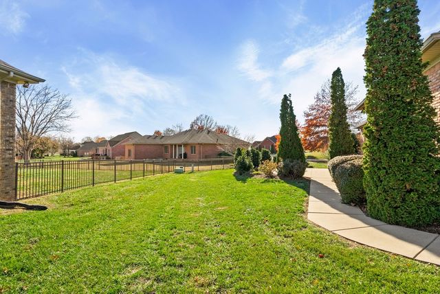 205 Lewis Bridge Way, Hopkinsville, KY 42240