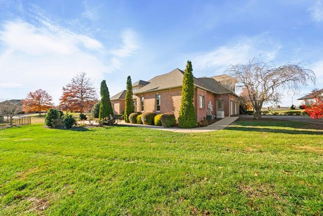 205 Lewis Bridge Way, Hopkinsville, KY 42240