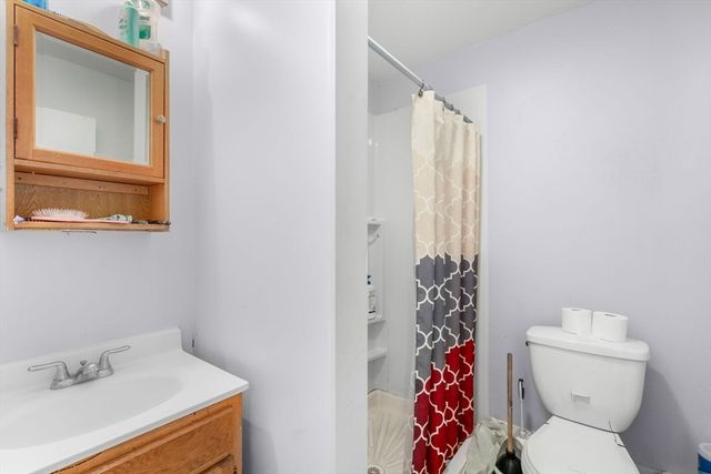 18 Auburn St Ext, Framingham, MA 01701