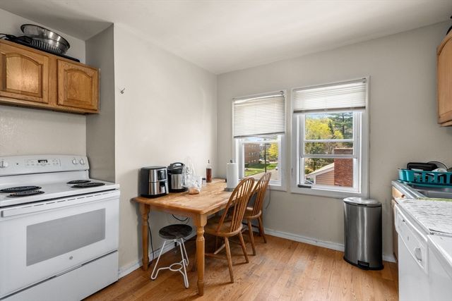 18 Auburn St Ext, Framingham, MA 01701