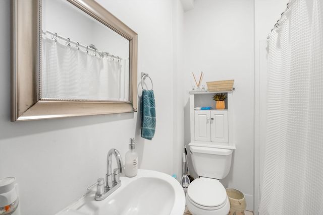 18 Auburn St Ext, Framingham, MA 01701