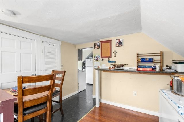 18 Auburn St Ext, Framingham, MA 01701