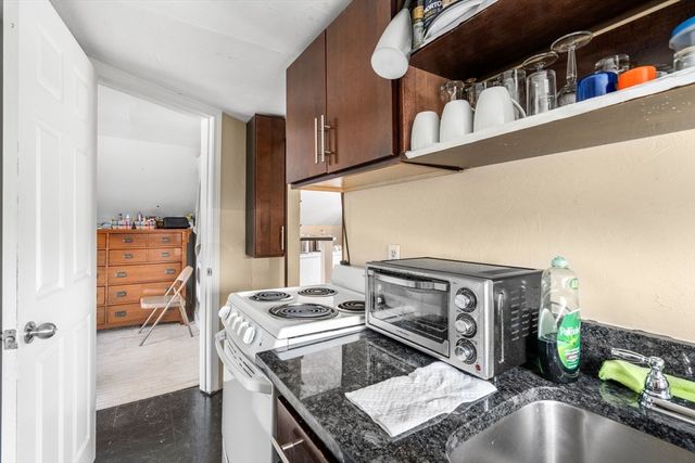 18 Auburn St Ext, Framingham, MA 01701