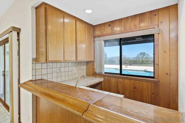17648 Valle Verde Rd, Poway, CA 92064