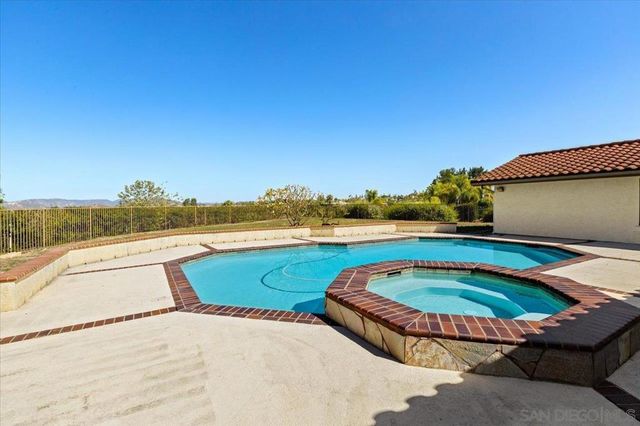 17648 Valle Verde Rd, Poway, CA 92064